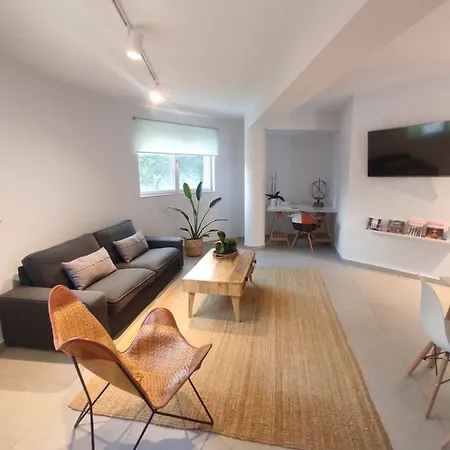 The Roundhouse Apartment Palaiontsiflikion Exterior photo